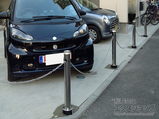 東京都渋谷区ののカーゲート スペースガード(車止め)S76型 埋込み式 キー付き 施工例