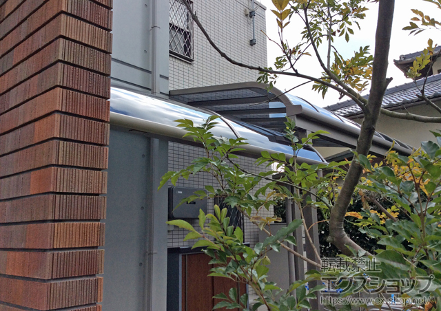 福岡県福岡市のLIXIL リクシル（トステム）のテラス屋根 ライザーテラスII R型 テラスタイプ 単体 積雪〜20cm対応 施工例