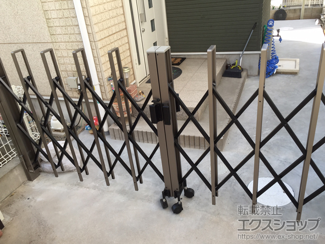 千葉県市川市ののカーゲート トリップゲート RA型(錠なし) ノンレール 両開き　32W（16S+16M） 施工例