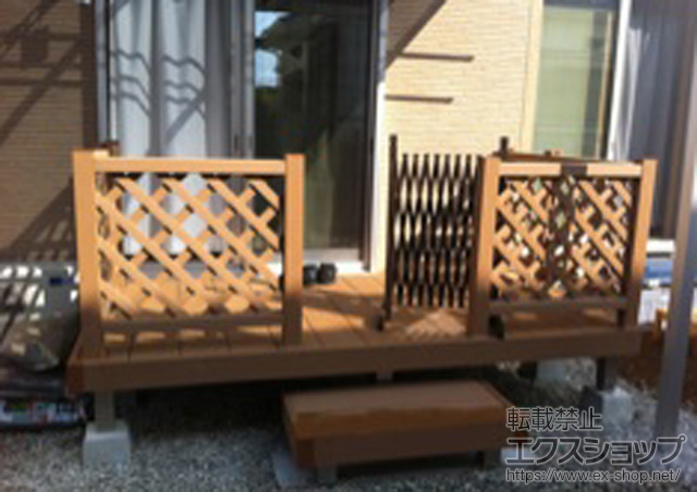 埼玉県桶川市ののウッドデッキ リウッドデッキ200+独立式リウッドステップ2型+リウッドデッキフェンス2型 ＜ラチス格子＞ 施工例