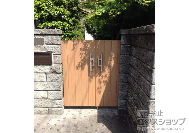 大阪府寝屋川市のの門扉 ジオーナ門扉 TA型 両開き親子 マテリアルカラー　柱使用 施工例