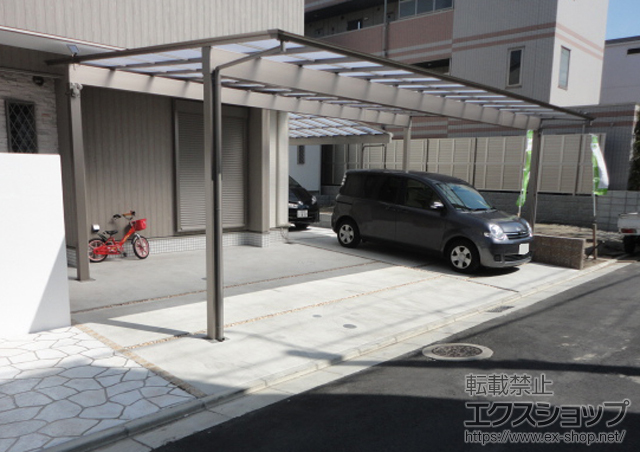 大阪府東大阪市ののカーポート アーキデュオ ワイド 3台用 積雪〜20cm対応 施工例