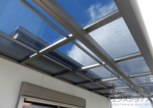 愛知県春日井市のLIXIL リクシル（トステム）のバルコニー・ベランダ屋根 パワーアルファ F型 屋根タイプ 単体 積雪〜30cm対応 施工例