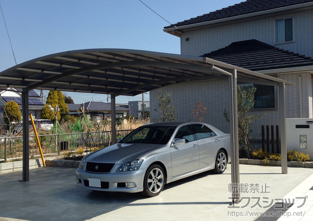 千葉県いすみ市のLIXIL リクシル（トステム）のカーポート カーブポートシグマIII ワイド 積雪〜20cm対応+屋根材ホルダー 57タイプ用 施工例