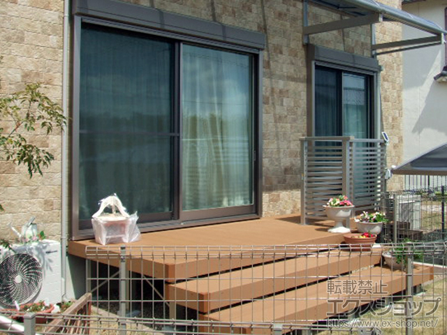 岐阜県可児市ののウッドデッキ リウッドデッキ200 異型＋シンプルモダンデッキフェンス7型＜半目隠し横格子タイプ＞ 施工例