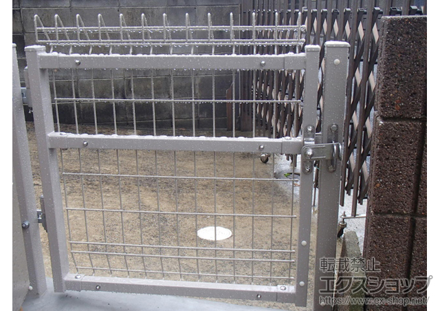 福岡県福津市のの門扉 メッシュフェンスG10 門扉 片開き 柱使用 施工例