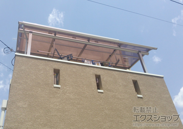 兵庫県宝塚市ののバルコニー・ベランダ屋根 ヴェクターテラス R型 屋根タイプ 単体 積雪〜20cm対応+吊下げ物干し 標準 2本入 施工例