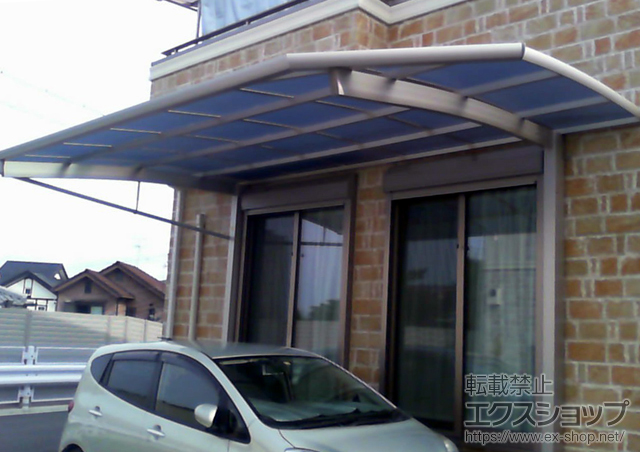 大阪府枚方市ののカーポート レイナポートREグラン 前下がり 積雪〜20cm対応 施工例