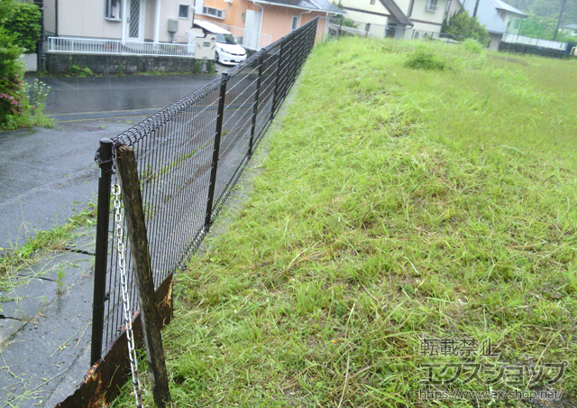 福島県いわき市ののフェンス・柵 メッシュフェンスM0 固定柱 施工例