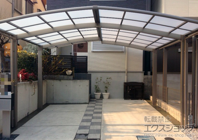 大阪府豊中市のLIXIL リクシル（トステム）のカーポート カーブポートシグマIII M合掌 積雪〜20cm対応 施工例