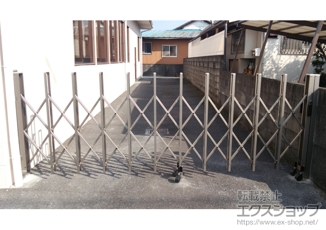 宮崎県延岡市ののカーゲート トリップゲート RA型 ノンレール 片開き 33S 施工例