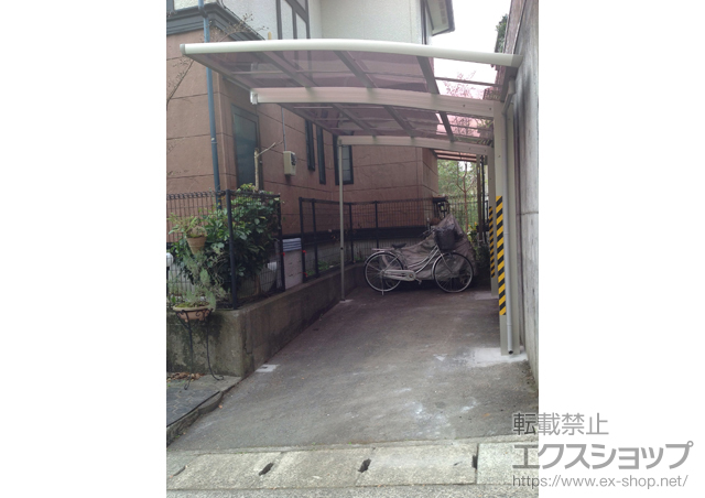 神奈川県足柄下郡真鶴町ののカーポート レイナポートグランZ　積雪〜20cm対応＋着脱式サポート柱 2本入り＋屋根ふき補強部品（1セット） 施工例