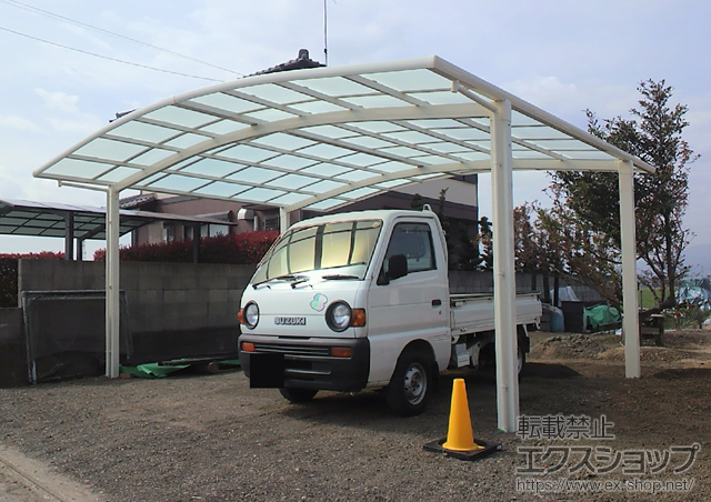 愛媛県西条市のLIXIL リクシル（トステム）のカーポート カーブポートシグマIII ワイド 積雪〜20cm対応 施工例