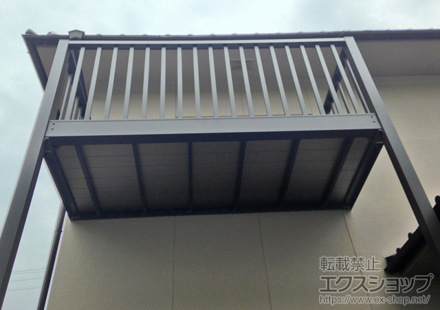 香川県高松市のLIXIL リクシル（トステム）のバルコニー ビューステージHスタイル 縦太格子 単体 柱建て式 施工例