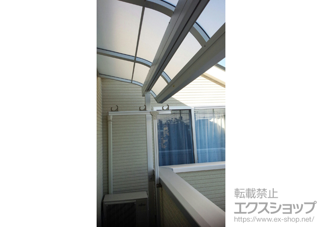 埼玉県川口市のLIXIL リクシル（トステム）のバルコニー・ベランダ屋根 ライザーテラスII R型 屋根タイプ 単体 積雪〜20cm対応 施工例