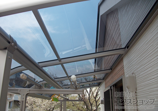 東京都葛飾区ののバルコニー・ベランダ屋根 ヴェクターテラス R型 屋根タイプ 単体 積雪〜20cm対応 施工例