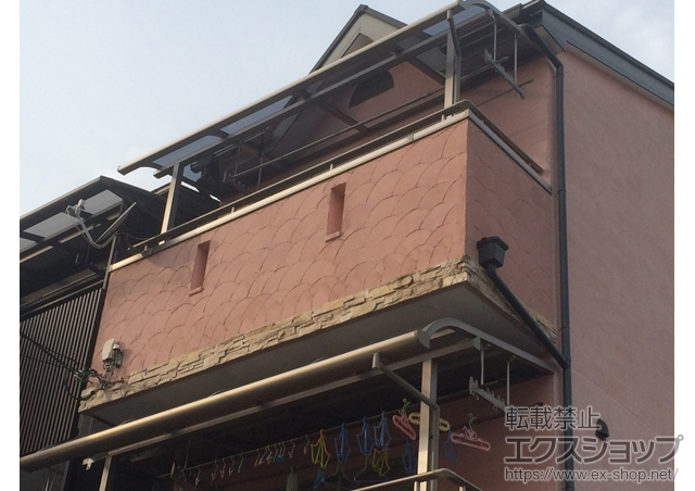 大阪府大阪市のLIXIL リクシル（トステム）のバルコニー・ベランダ屋根 ライザーテラスII R型 屋根タイプ 単体 積雪〜20cm対応 施工例
