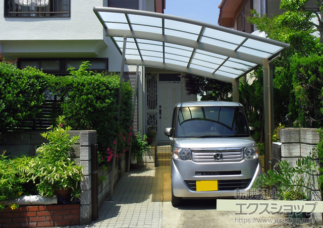 千葉県佐倉市のLIXIL リクシル（トステム）のカーポート カーブポートシグマIII 耐風圧強度仕様 積雪〜30cm対応 施工例