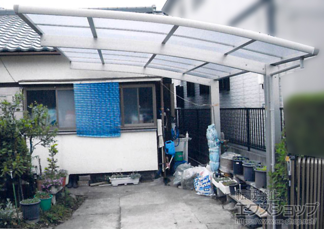 栃木県宇都宮市ののカーポート レイナポートグラン　積雪〜20cm対応＋着脱式サポート柱　2本入り 施工例