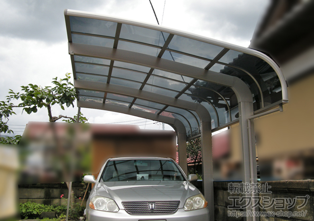 群馬県高崎市のLIXIL リクシル（トステム）のカーポート テールポートシグマIII 1500 積雪〜50cm対応＋着脱式サポート ロング柱23用 1本入 施工例