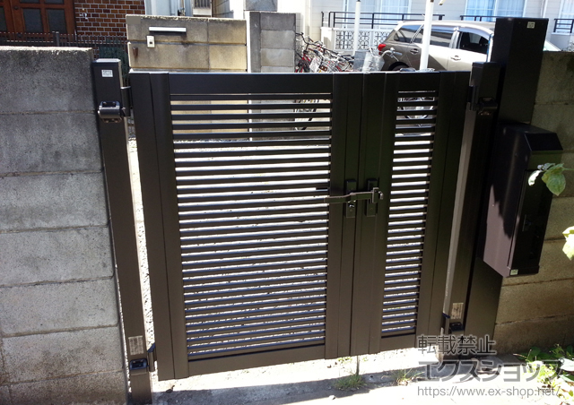 東京都小平市のの門扉 シャレオR1型 両開き親子 柱使用 施工例