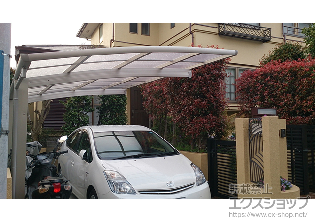 神奈川県横浜市ののカーポート レイナポートグラン　積雪〜20cm対応＋着脱式サポート 標準・ハイルーフ兼用 2本入 施工例