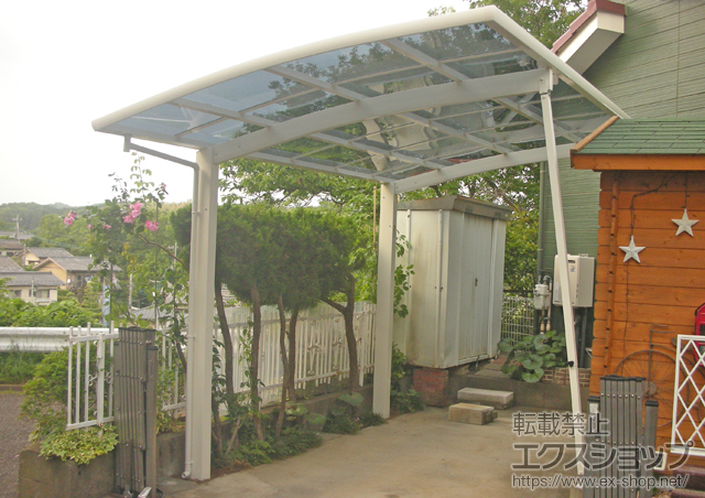 埼玉県比企郡鳩山町ののカーポート レイナポートグラン　積雪〜20cm対応+着脱式サポート 標準・ハイルーフ兼用 2本入り 施工例