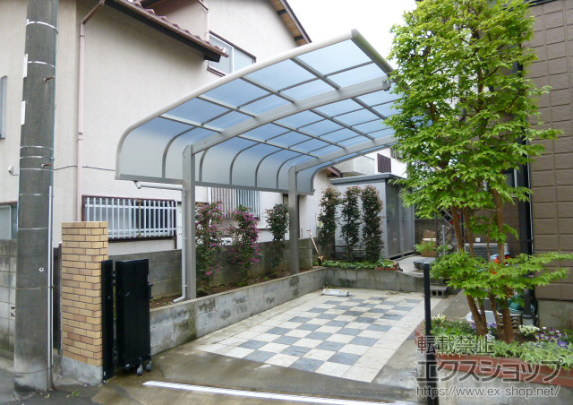 神奈川県横浜市ののカーポート レイナキャップポートグラン　積雪〜20cm対応+着脱式サポート 標準・ハイルーフ兼用 2本入 施工例