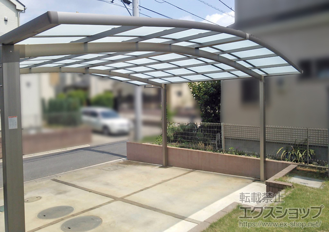 埼玉県川越市のLIXIL リクシル（トステム）のカーポート カーブポートシグマIII ワイド 積雪〜20cm対応 施工例