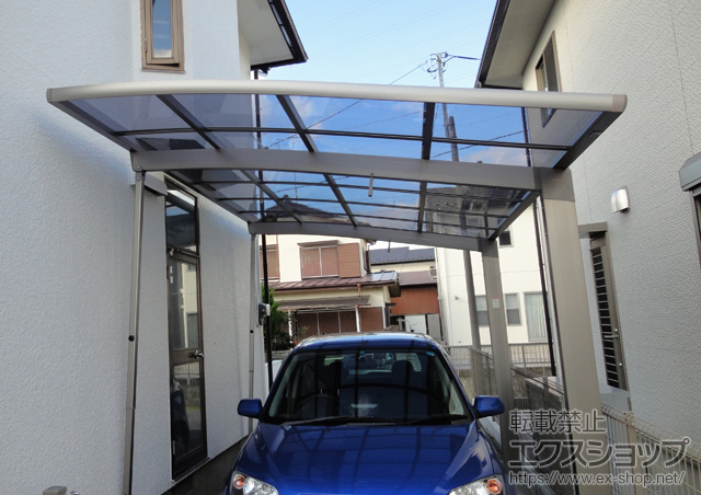 埼玉県行田市のLIXIL リクシル（トステム）のカーポート カーブポートシグマIII  耐風圧強度仕様 積雪〜30cm対応 施工例