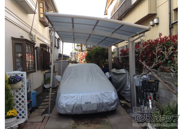 東京都東久留米市ののカーポート レイナポートグラン　積雪〜20cm対応＋着脱式サポート 標準・ハイルーフ兼用 2本入 施工例