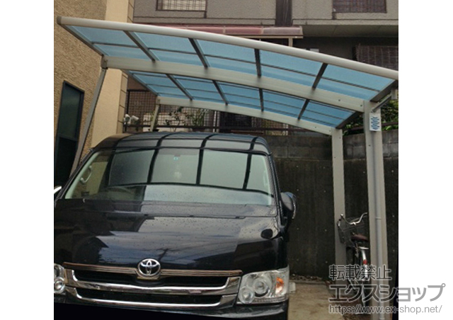 神奈川県大和市ののカーポート レイナポートグラン　積雪〜20cm対応＋着脱式サポート柱 2本入り＋屋根ふき補強部品（1セット） 施工例