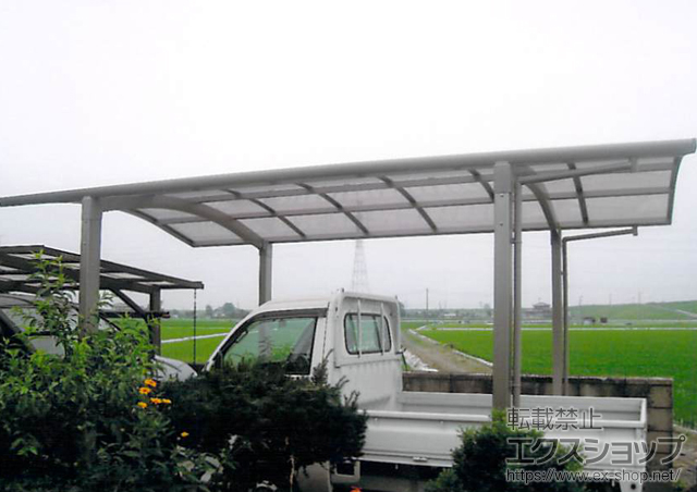 栃木県佐野市のLIXIL リクシル（トステム）のカーポート カルエードシグマIII 積雪〜20cm対応＋屋根材ホルダー50タイプ用 施工例