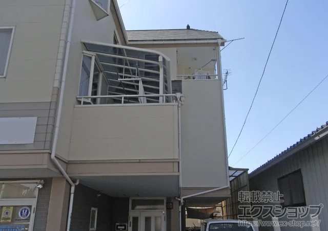 群馬県吾妻郡東吾妻町のYKKAPのバルコニー・ベランダ屋根 ヴェクターテラス R型 積雪50cm対応 屋根タイプ 単体 施工例