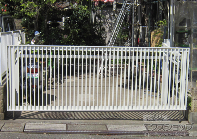 埼玉県新座市ののカーゲート オーバードアS2型 手動タイプ 施工例