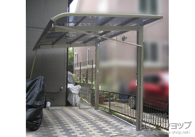 埼玉県飯能市のLIXIL リクシル（トステム）のカーポート レガーナポートシグマIII 雨樋あり 積雪〜20cm対応＋着脱式サポート＋母屋補強材＋屋根材ホルダー 施工例