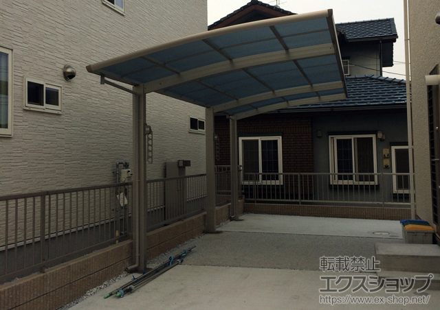 福岡県北九州市ののカーポート レイナポートグラン 延長　積雪〜20cm対応＋水平式物干し(カーポート柱用) 2本入り 施工例