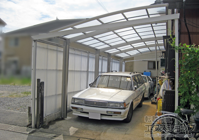 千葉県四街道市のLIXIL リクシル（トステム）のカーポート カーブポートシグマIII 縦連棟 積雪〜20cm対応 施工例