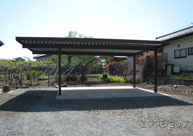 群馬県甘楽郡甘楽町のLIXIL リクシル（トステム）のカーポート テリオスポートIII 3000 2台用 間口延長 角柱4本 積雪〜100cm対応 施工例