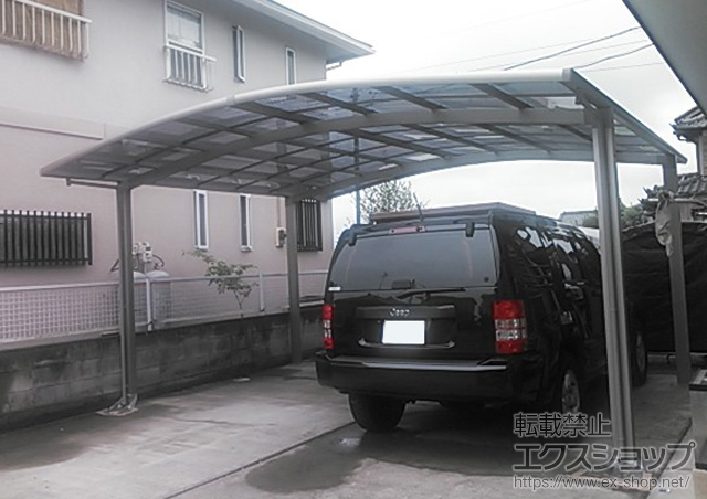 群馬県館林市のLIXIL リクシル（トステム）のカーポート カーブポートシグマIII ワイド 積雪〜20cm対応 施工例
