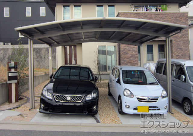 広島県広島市のLIXIL リクシル（トステム）のカーポート カーブポートシグマIII ワイド 積雪〜20cm対応 施工例