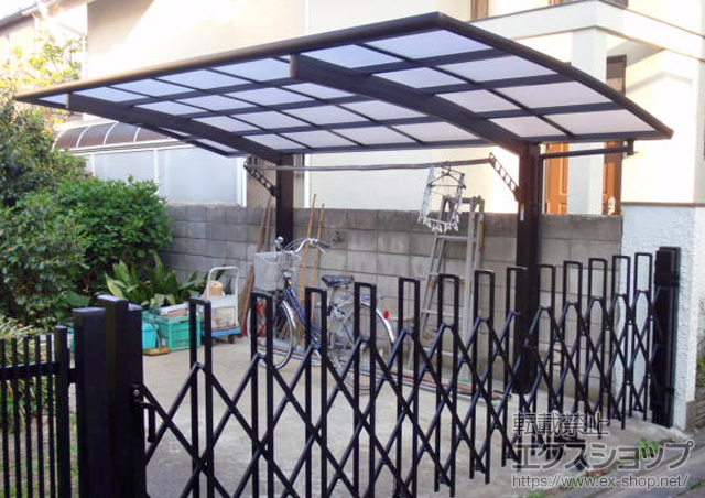 東京都小金井市ののカーポート プレシオスポート 積雪〜20cm対応+収納式物干しセット2型 2本入 施工例