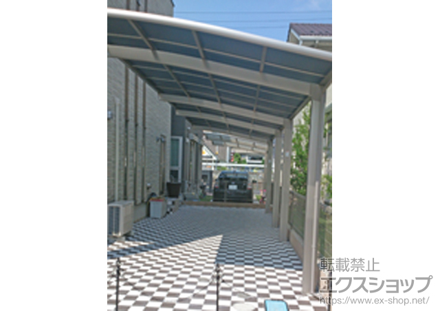 埼玉県鴻巣市のLIXIL リクシル（トステム）のカーポート カーブポートシグマIII 縦連棟 積雪〜20cm対応 施工例