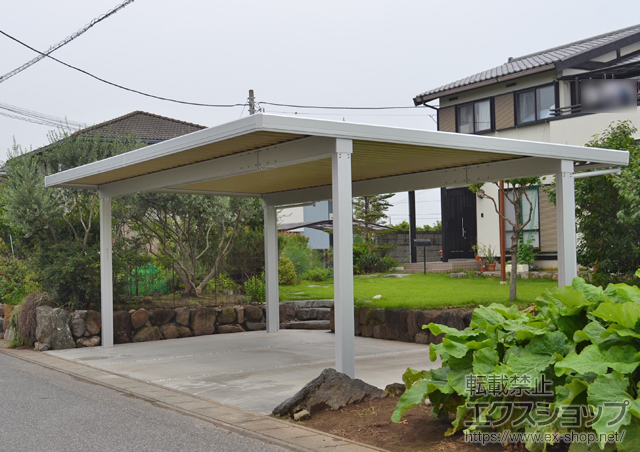 群馬県伊勢崎市のLIXIL リクシル（トステム）のカーポート テリオスポートIII 1500 3台用 角柱4本 積雪〜50cm対応 施工例