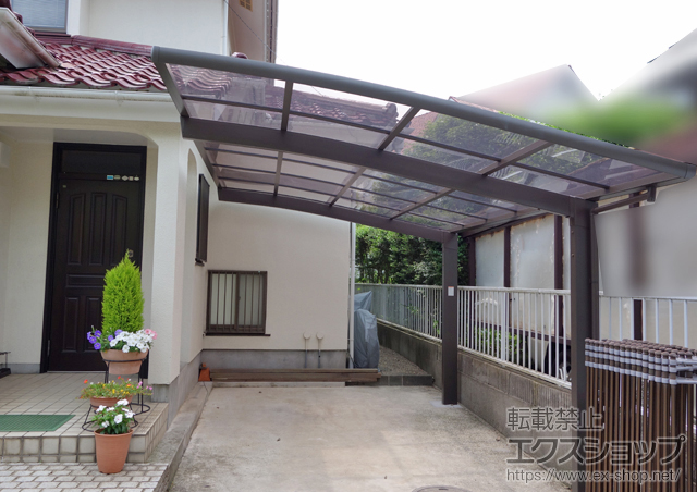 神奈川県厚木市のLIXIL リクシル（トステム）のカーポート カーブポートシグマIII 積雪〜20cm対応 施工例