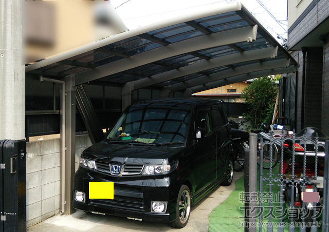 東京都八王子市のLIXIL リクシル（トステム）のカーポート レグナスポートシグマIII 3000 延長 積雪〜100cm対応＋サイドパネル 施工例