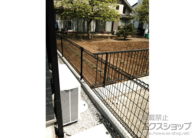 埼玉県所沢市ののフェンス・柵 ハイグリッドフェンスN1型 間仕切りタイプ 施工例