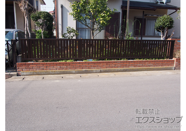 千葉県習志野市ののカーポート エクスラインフェンス22型 自由柱＜たて半目隠しタイプ＞ 施工例