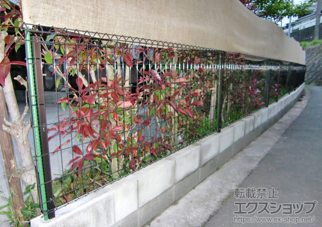 福岡県大牟田市ののフェンス・柵 イーネットフェンス1F型 自由柱タイプ 施工例