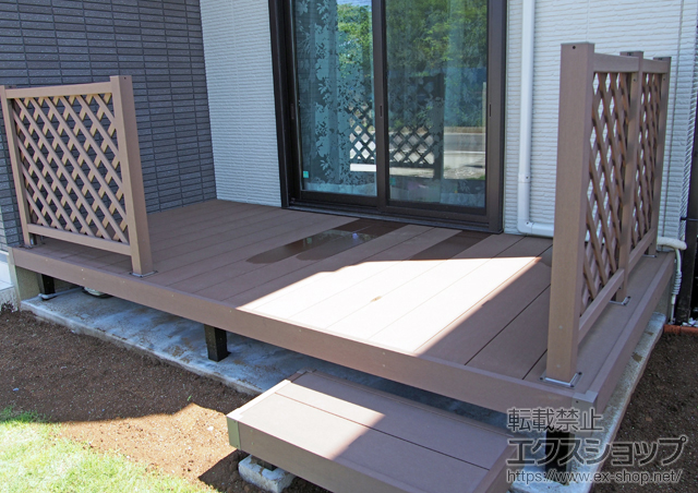 千葉県船橋市ののウッドデッキ リウッドデッキ200＋独立式リウッドステップ2型＋リウッドデッキフェンス2型 ＜ラチス格子＞＋リウッドデッキ200 点検口用部材 施工例